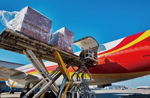国际空运运输中,所谓的平重泡货具体是什么意思？